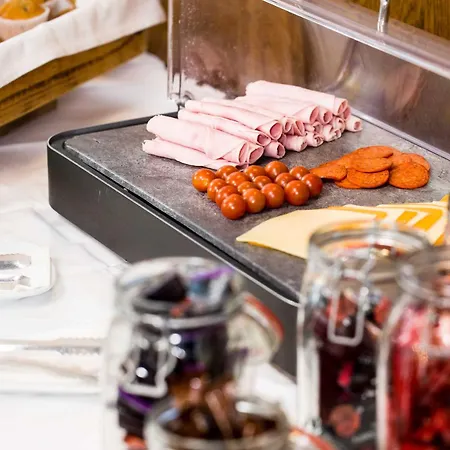 スコッツ ホテル 4*